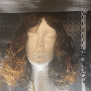 Curly wig